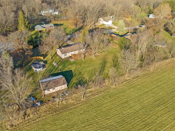 22215 Grenadier Dr, Marengo, IL 60152