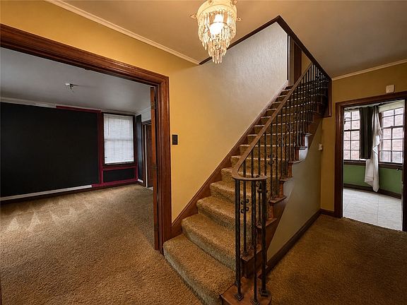 3rd image of 1521 Manor Ave