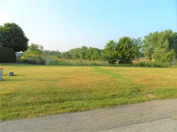 924 Eagle Point Dr, Saint Joseph, MI 49085