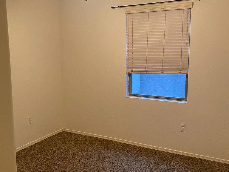3250 W Greenway Rd — Photo 1