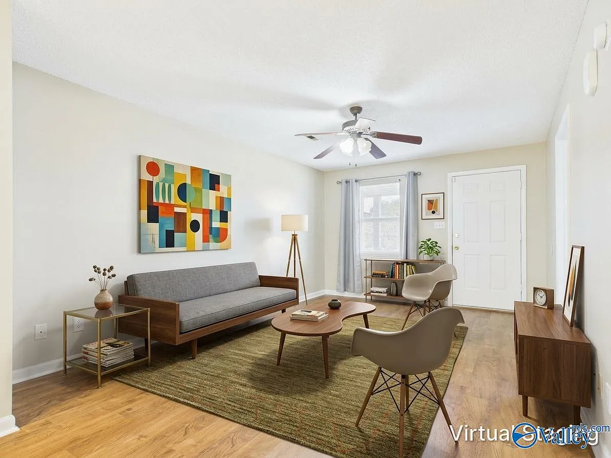 2 bed, 1.0 bath, 972 sqft, $900 — Photo 2