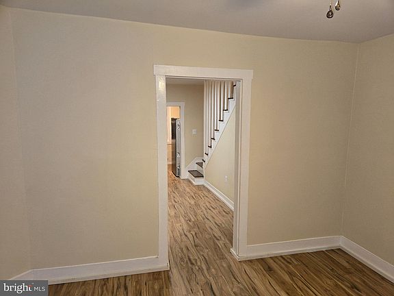 5th image of 26 E Pall Mall St