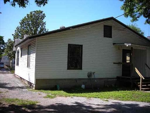 3rd image of 227 E EDMONDS ST
