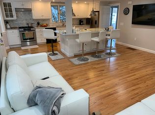 2 Monroe Rd, Wellesley, MA 02481