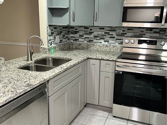4th image of 1519 Cape Coral Pkwy W APT 4