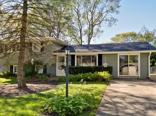 300 S Salem Dr, Schaumburg, IL