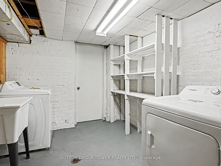 118 Castlefield Ave — Photo 26