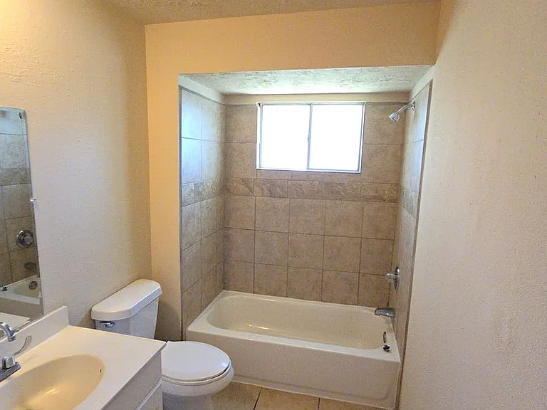 4718 Reynaldo Dr — Photo 20