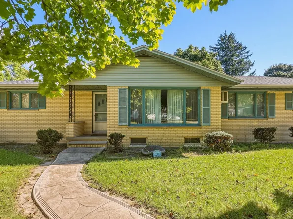 58 Beck St, Sebewaing, MI 48759
