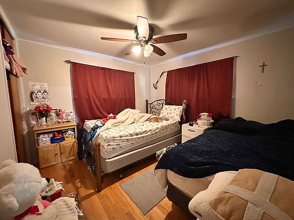 4th image of 4322 Oak Ave