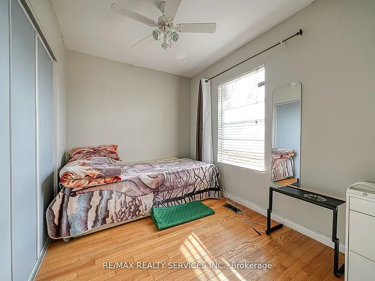 24 Norlan Ave — Photo 12
