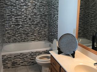 304 Edgewood Cv, Marion, AR 72364