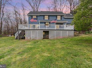 16729 Round Hill Church Rd, Stewartstown, PA 17363