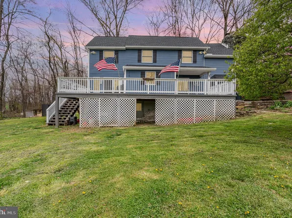 16729 Round Hill Church Rd, Stewartstown, PA 17363