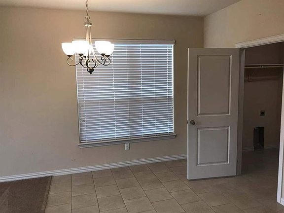 4th image of 329 Emerald Creek Dr