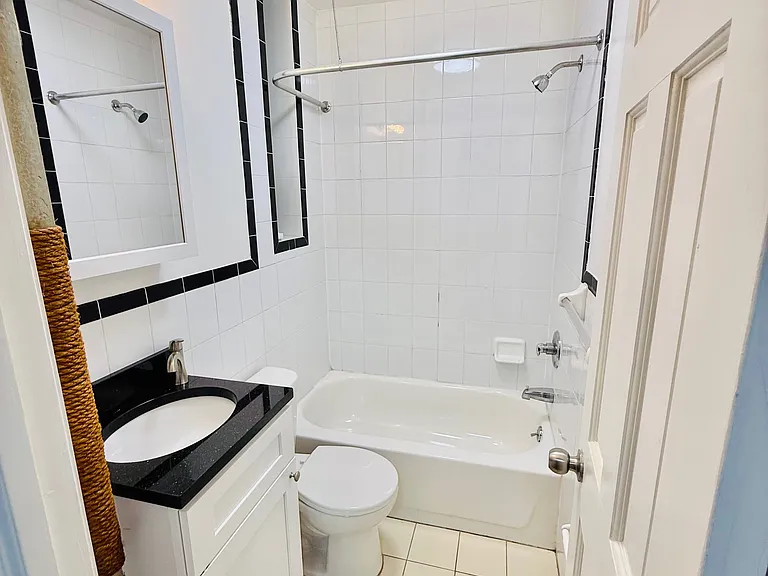 508 W 29th St #6 — Photo 7
