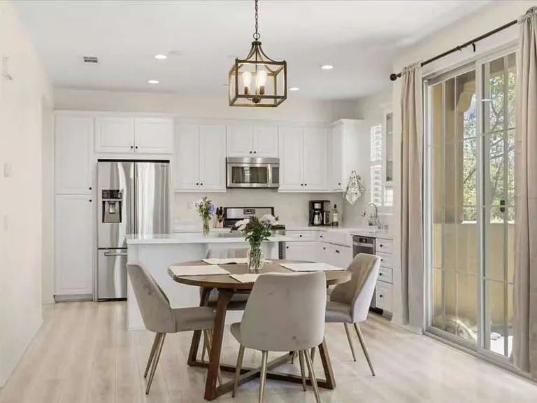 1884 Aquamarine Ct #6 — Photo 4