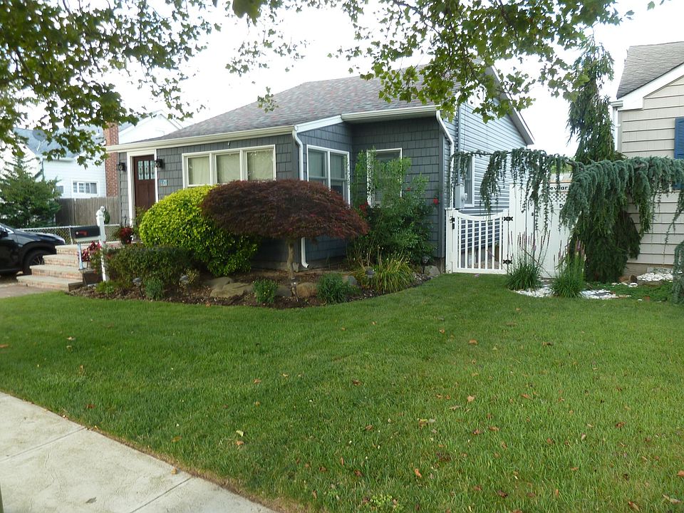 1st image of 71 S Bay Dr
