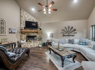 320 Oak Branch Cir, Waxahachie, TX 75167