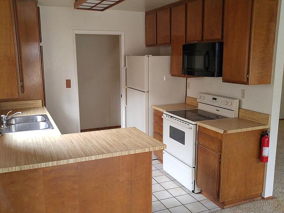 4th image of 1545 Bridgeview Dr