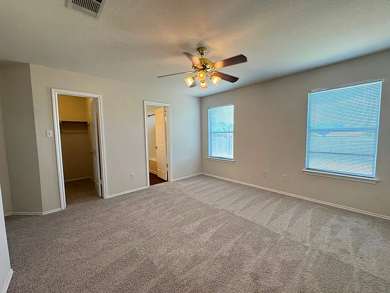 113 Salado Dr — Photo 17