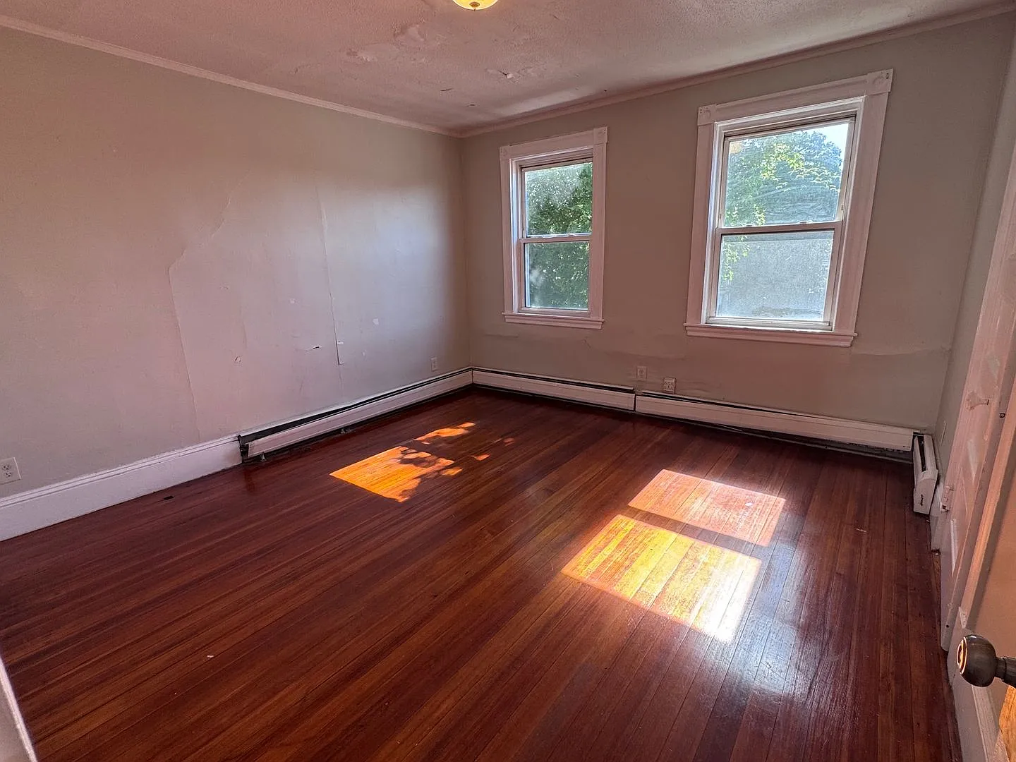 No Broker Fee!! 5 Bed/2 Bath In Lower Allston With Dishwasher! — Photo 4