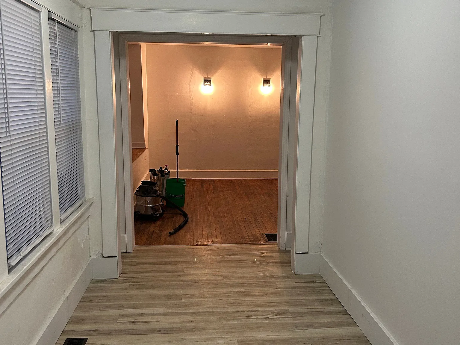 3 bed, 1.0 bath, 1050 sqft, $1,350 — Photo 3