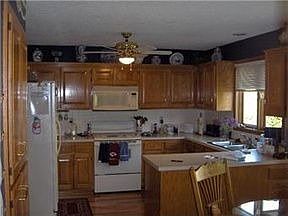 4th image of 624 NE Fairington Ct