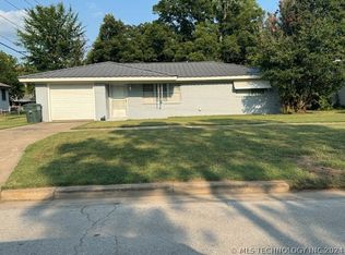 407 S 2nd Ave, Madill, OK 73446