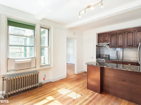 325 W 45th St APT 1009, Manhattan, NY 10036
