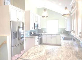 205 Bayview Ave, Bayport, NY 11705