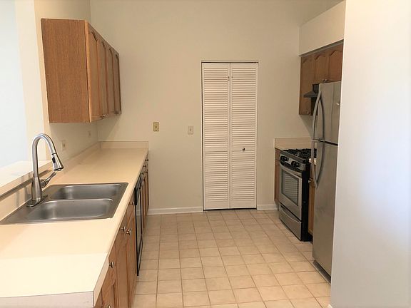 5th image of 778 N Gary Ave Unit 212