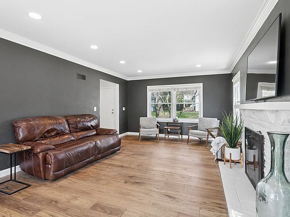 5th image of 315 Crestline Dr