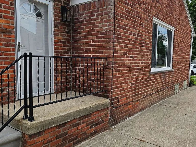 31400 Lyons Cir W — Photo 38