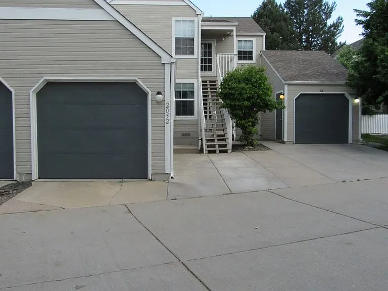 2052 Sunridge Cir — Photo 16
