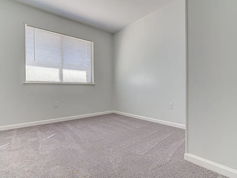 5703 Gloucester Ln — Photo 9