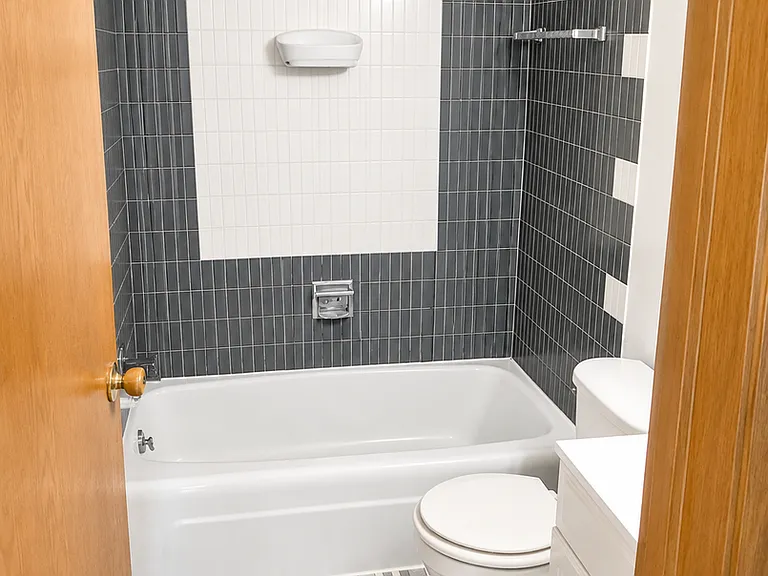 604 N Black River St — Photo 15