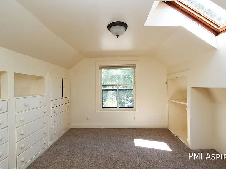 1722 Grove St — Photo 5