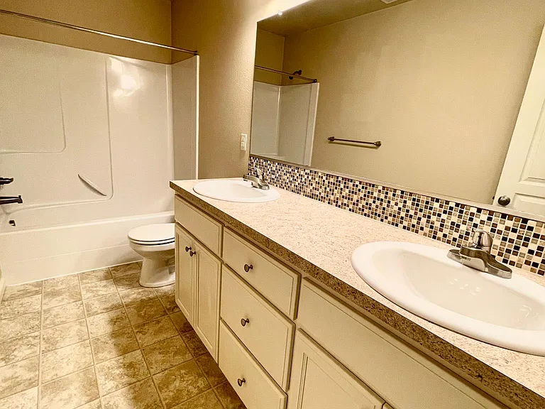 3108 NE 75th St — Photo 13
