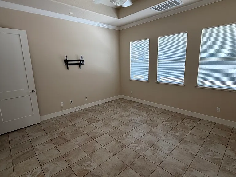 1262 Mirassou Dr — Photo 3