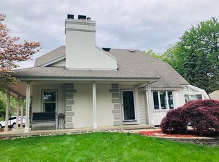 1999 Cannon St SW, Wyoming, MI 49519