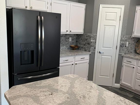 3rd image of 3549 Mockingbird Dr