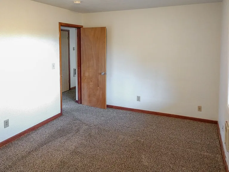 1136 Fairmount Ave S — Photo 29