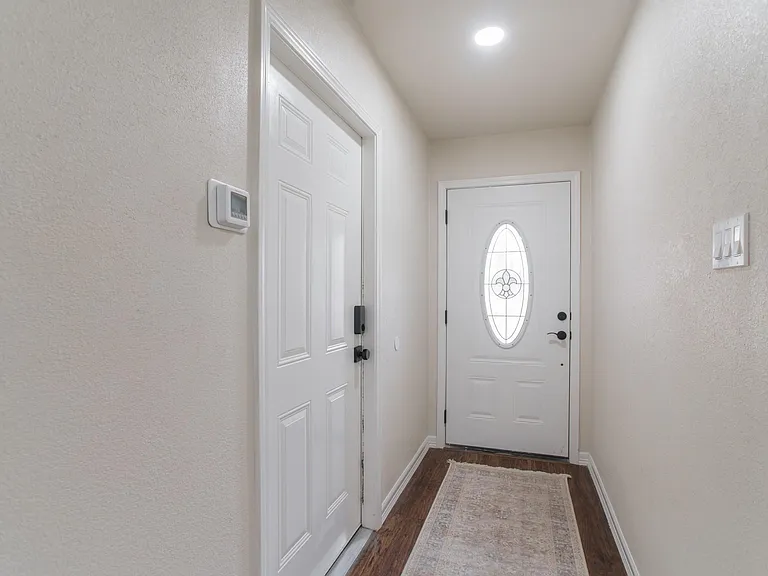 4913 Deerwood Cir — Photo 9