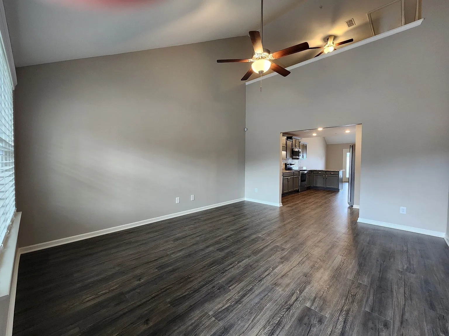 2 bed, 2.5 bath, 1487 sqft, $1,850 — Photo 2