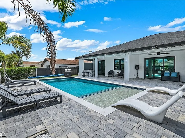 2419 Country Club Blvd — Photo 3