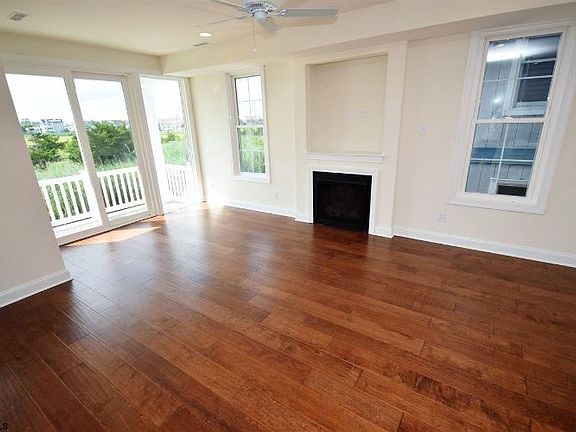 3rd image of 3644 West Ave #1