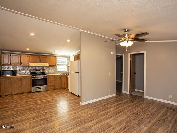 4th image of 701 Zuni Dr