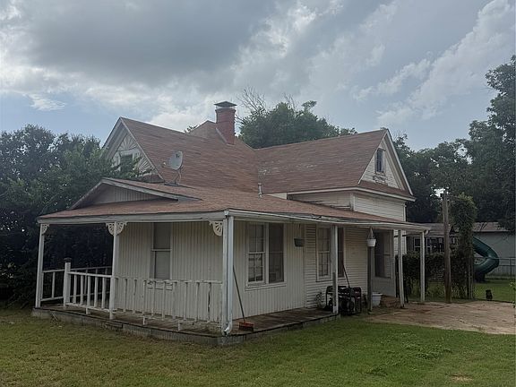 3rd image of 803 N 3rd St