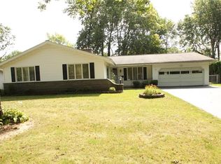 23 Sweet Birch Ln, Rochester, NY 14615